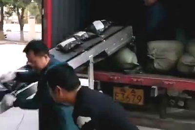 快遞裝車小型皮帶輸送機發往廣東